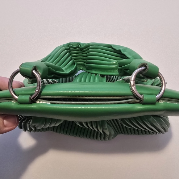 THEMOIRè Tia Plissa Bag - Picture 4 of 8